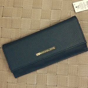 Bandolino Skinny Billfold Wallet